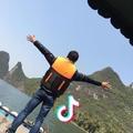 无爱者自由，