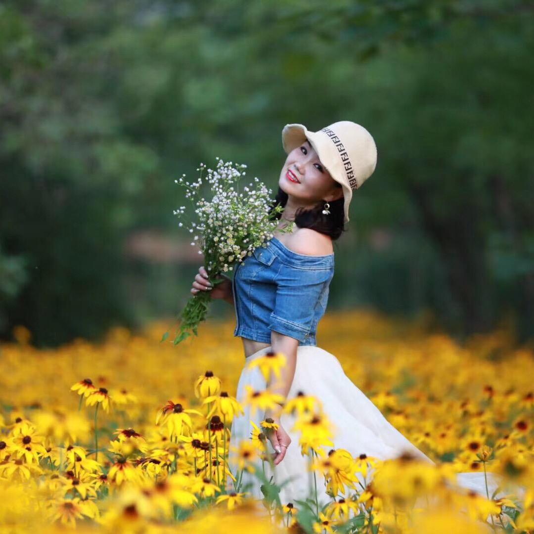 戴着王冠de女人