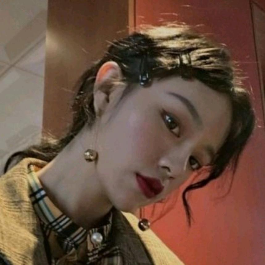 不擅聊天的姑娘(˵¯͒〰¯͒˵)