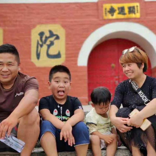 张嘉爱辰