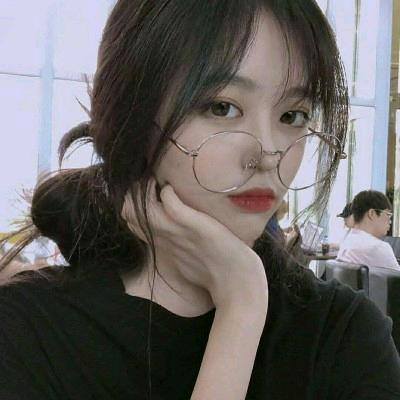 小吃货的妞