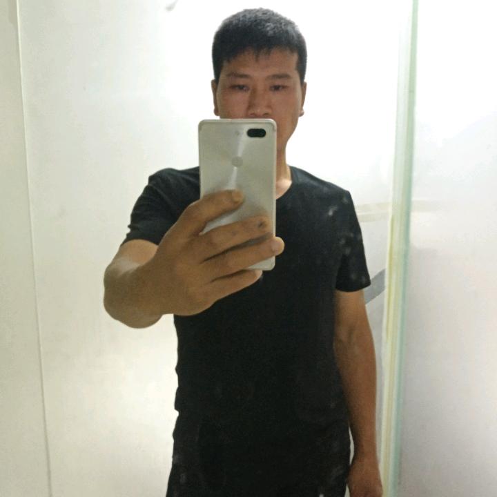 笑看红尘似云烟