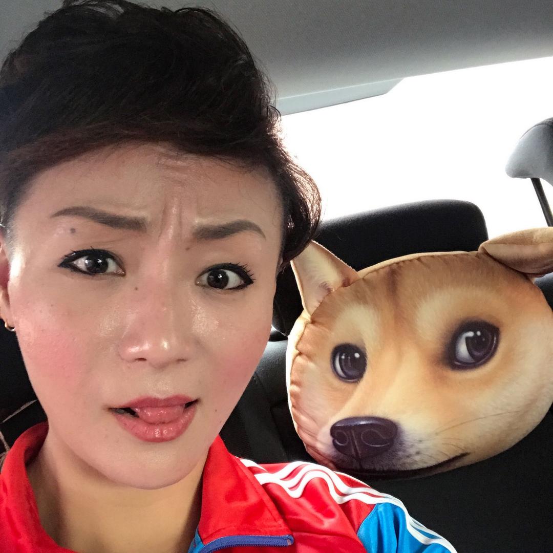主持闫丹