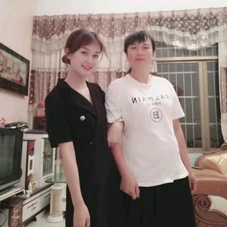 等爱的玫瑰