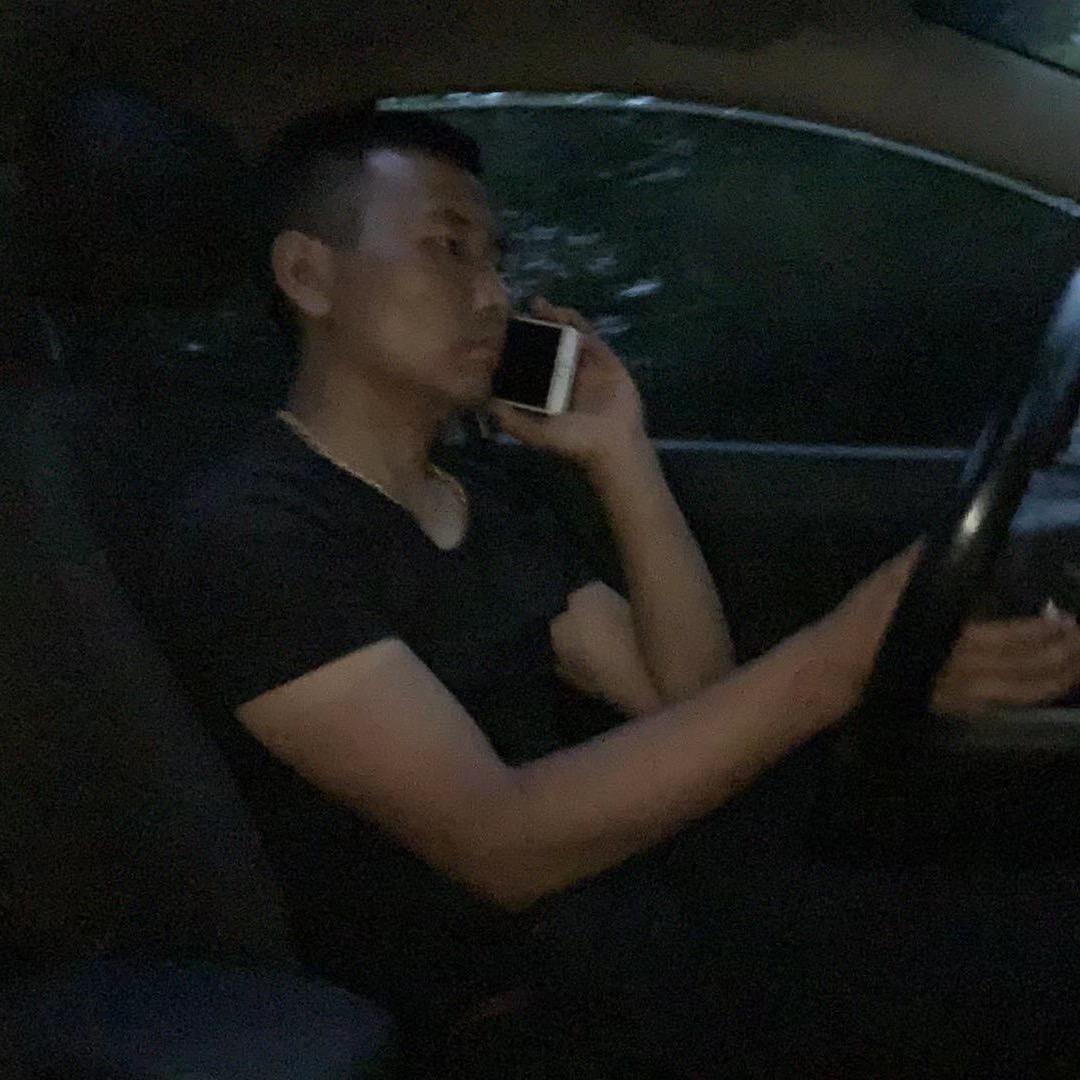 臭小