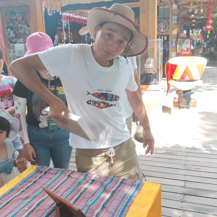 贵州小松汽车贸易有限公司