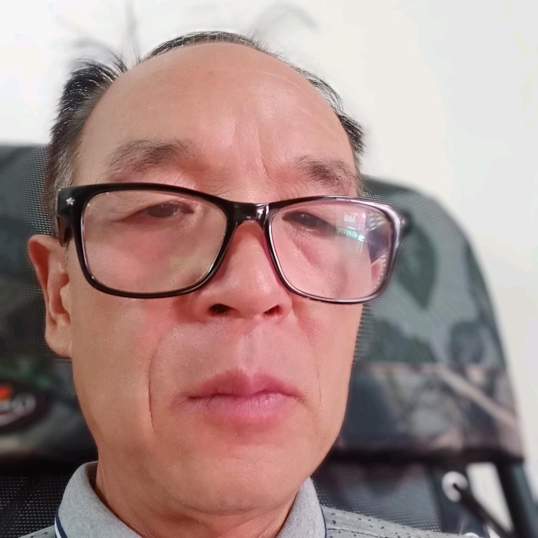 万安山人