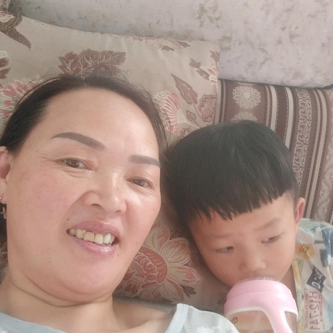 两个孙子的奶奶