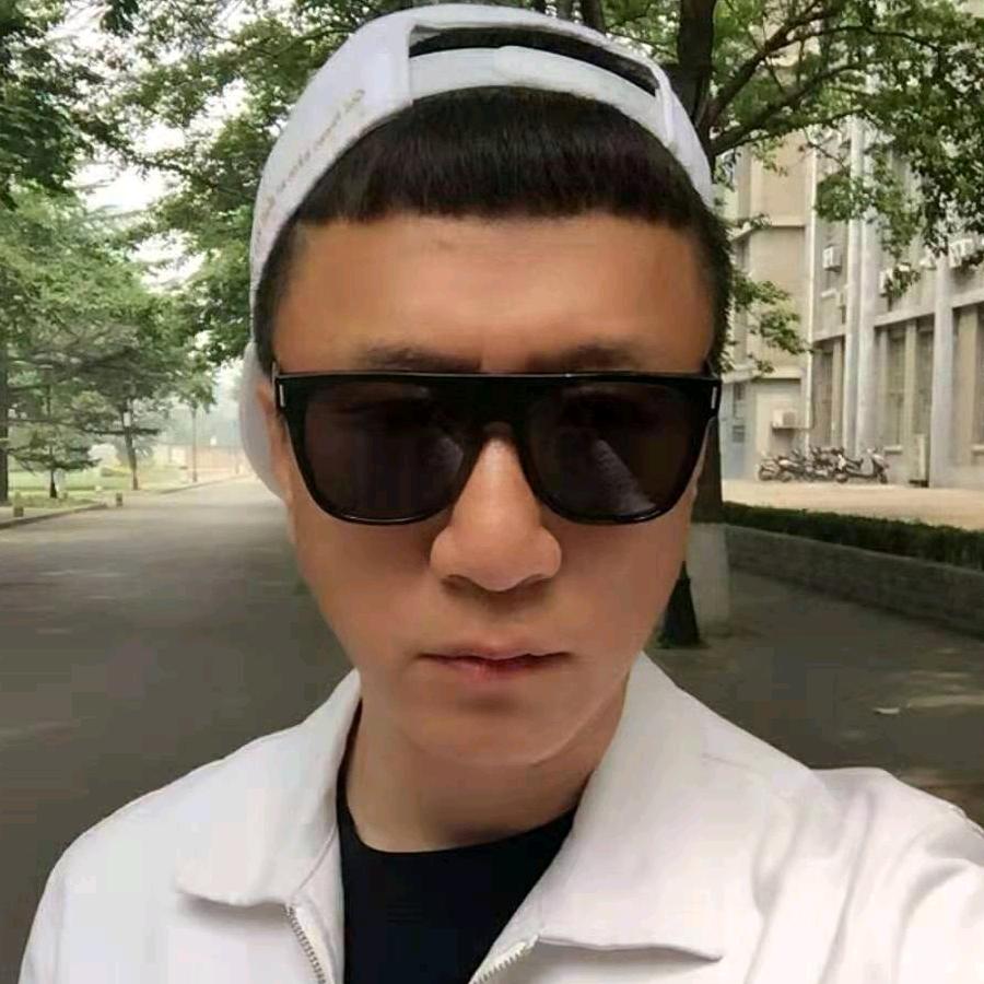 黄 Zheng Wei