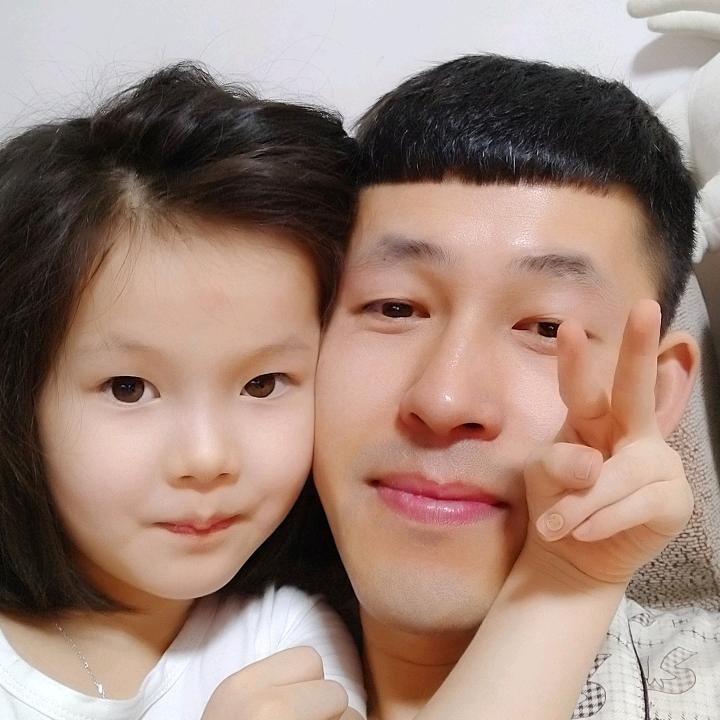 ……！低调！……