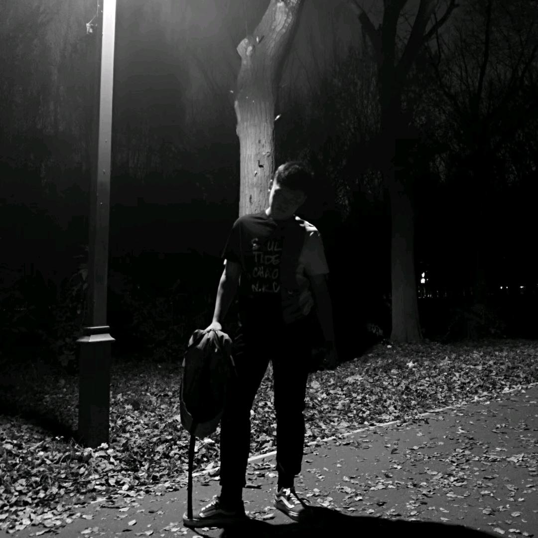 弄球头的胡德禄