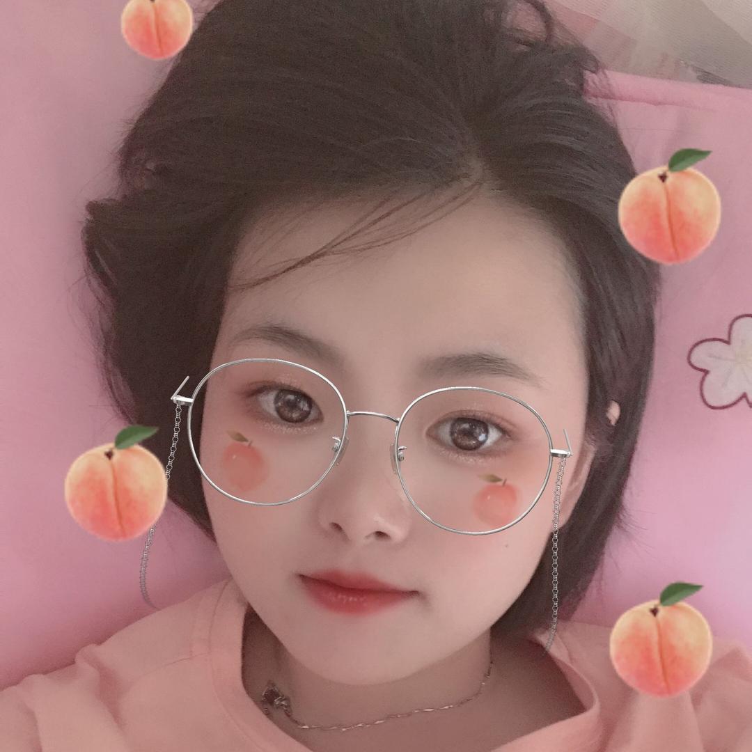 王小姐𐄞