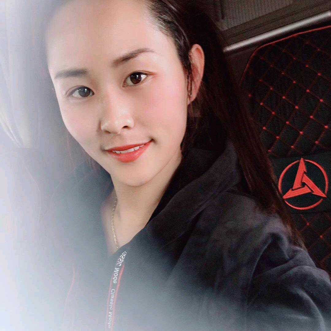 八零后菇凉开半挂🚚