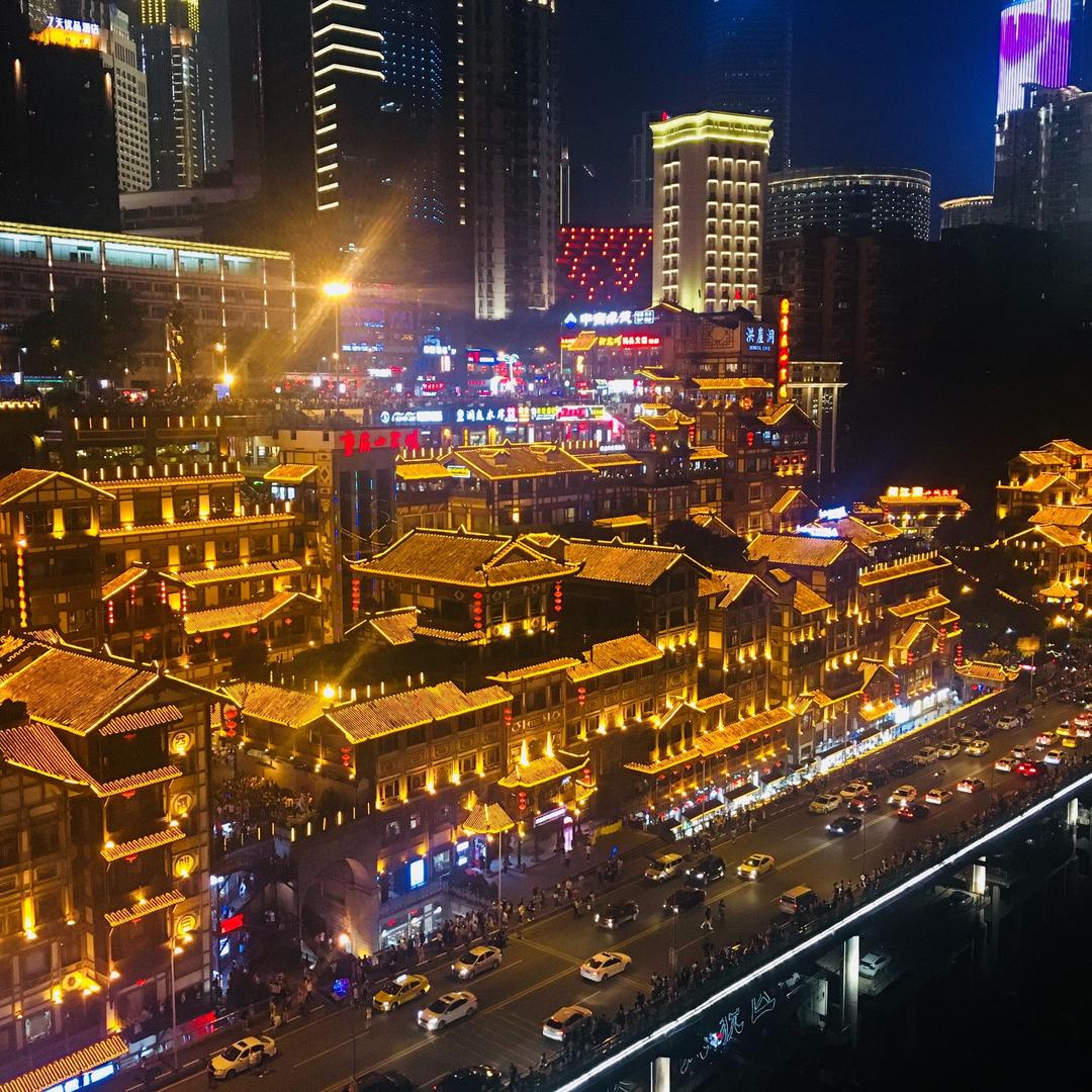 坐在月亮上看星星