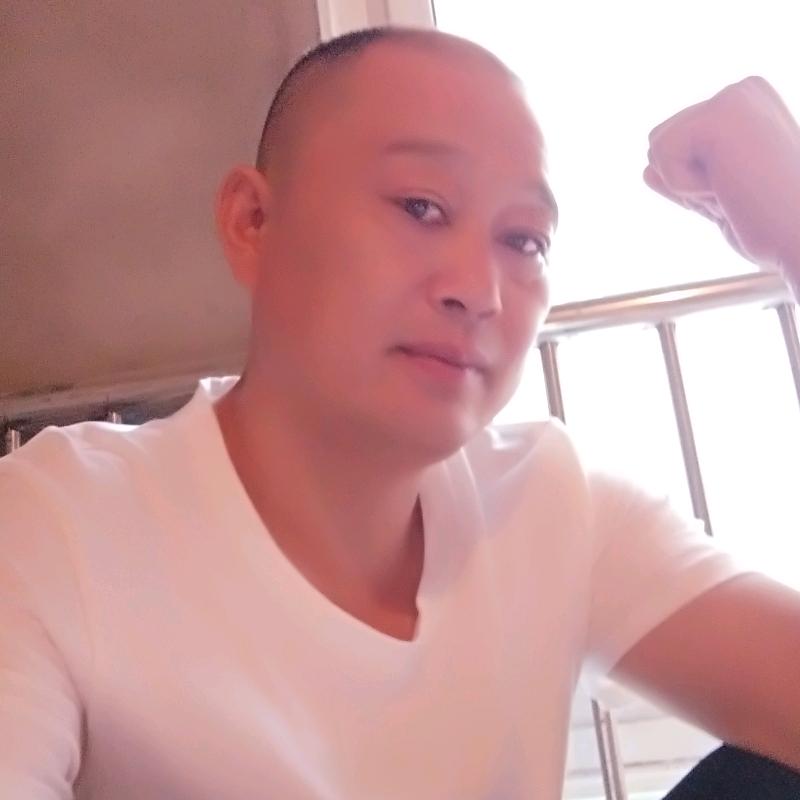 俺是界首干装修的田来兵现场打家具