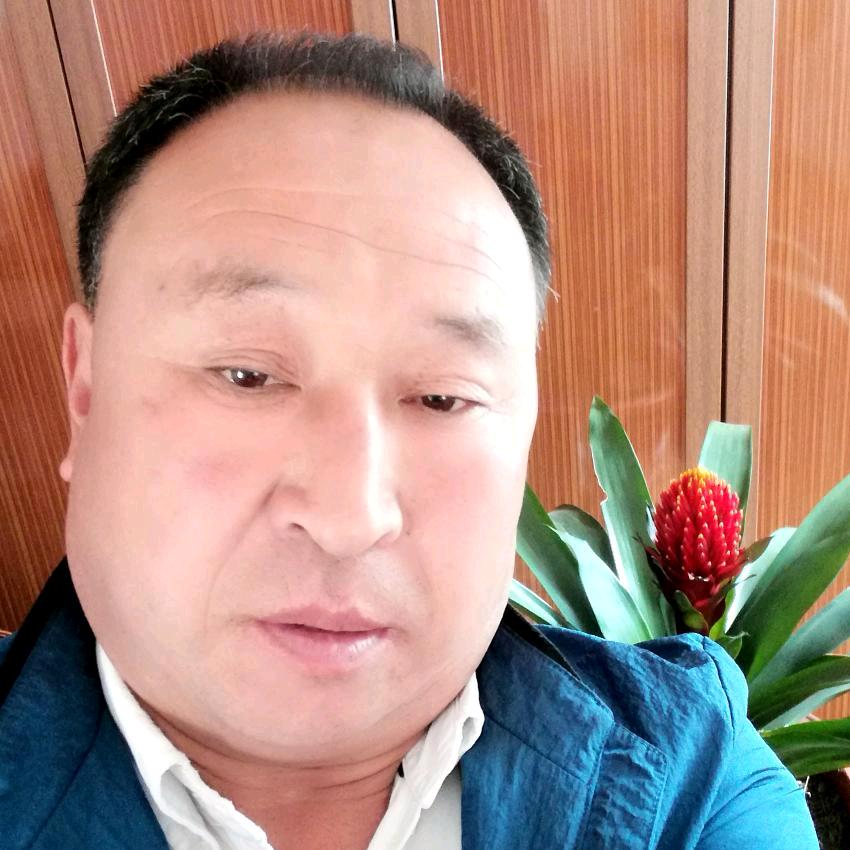 蓝天上的雄鹰