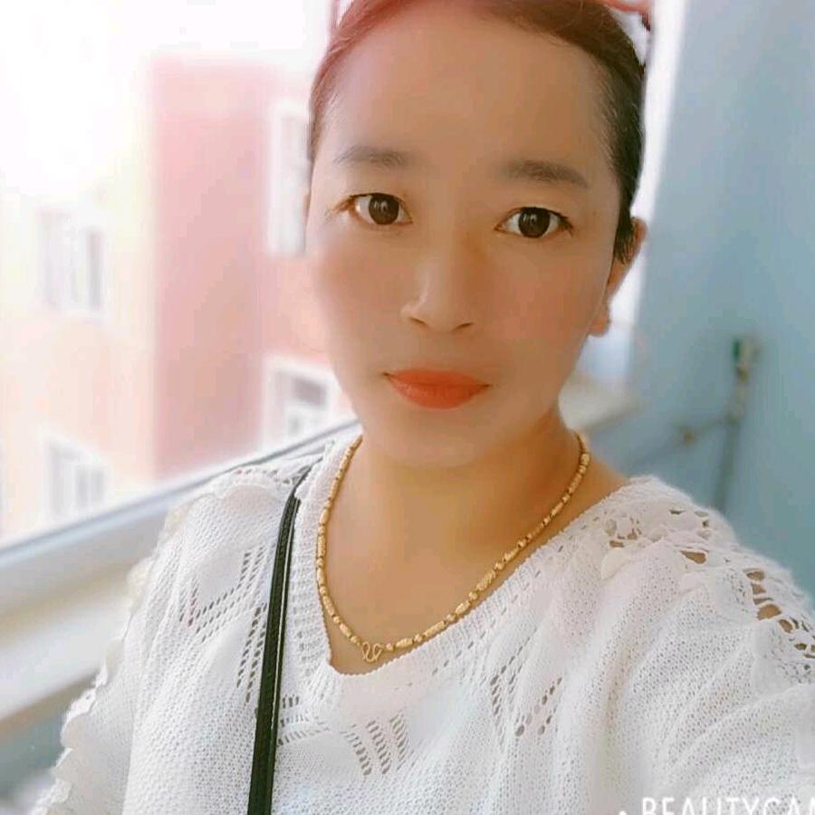 风中的百合花
