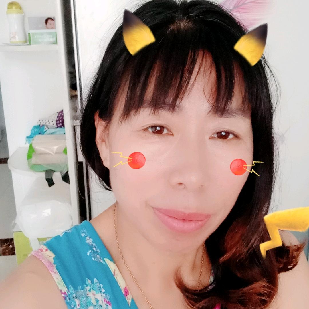 王霞