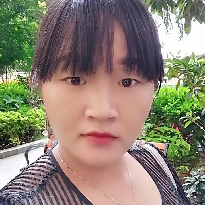 爱吊带的小胖墩