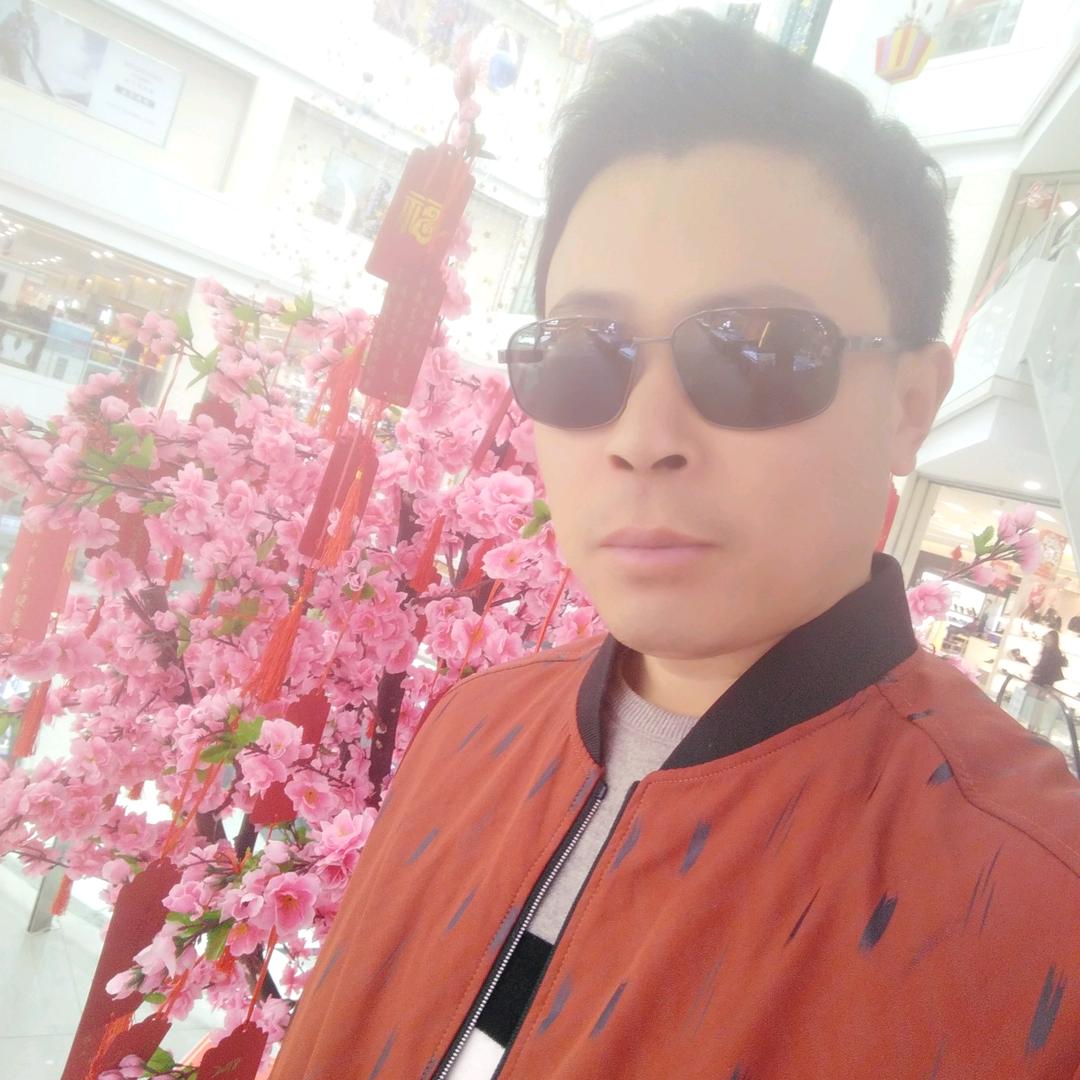 镜中男人