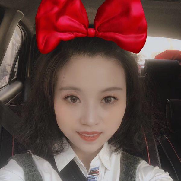 梦飞扬莹莹