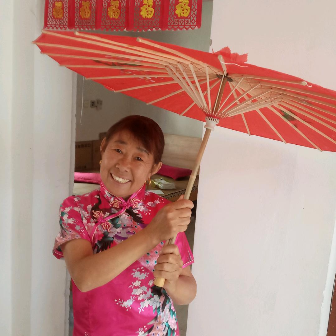 何秀英