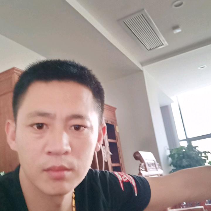 钓鱼玩弓华哥