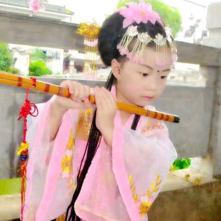 丫头吹笛