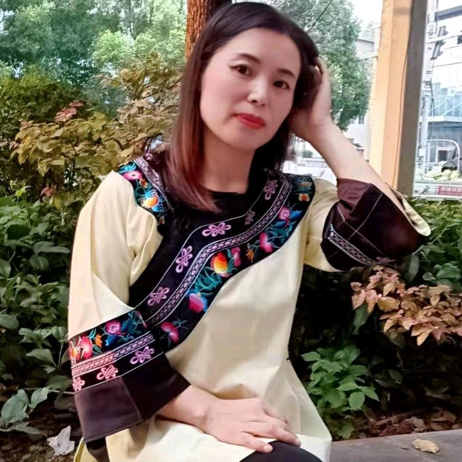 英姐苗服.辛夷阁旅拍