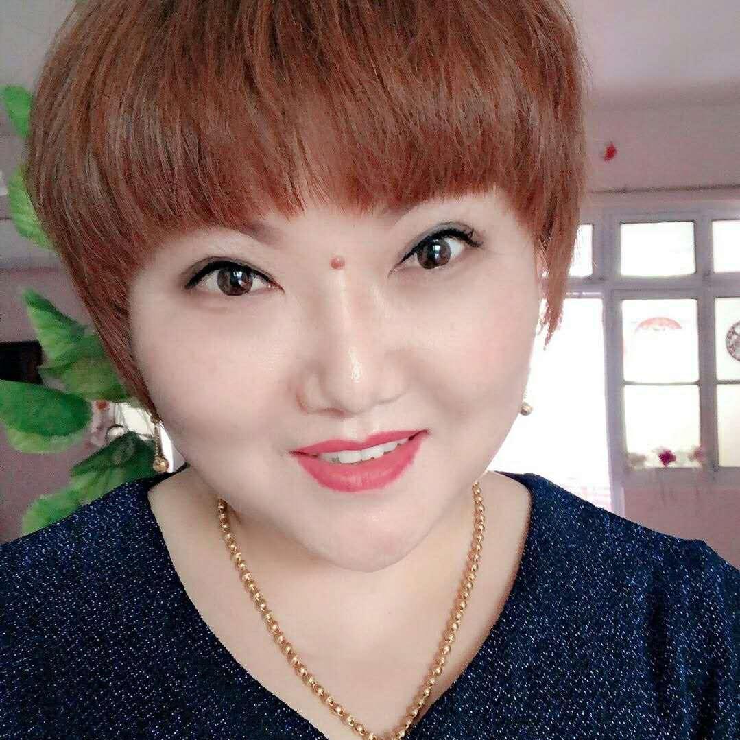 一枝独秀在风吹雨打中坚强