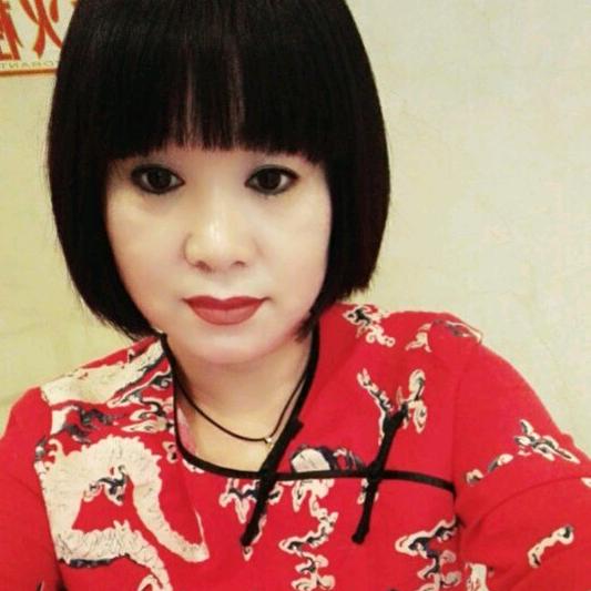 红丽人服装设计