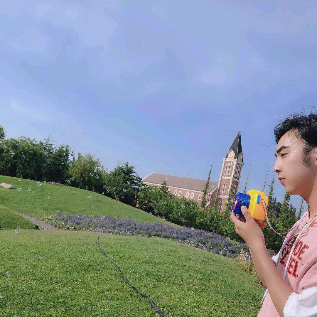 梓任小哥哥