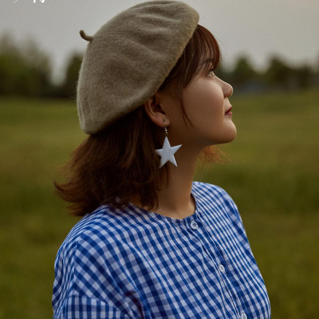 甜莹。