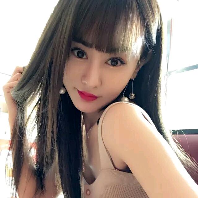 红秀妨衣橱服装店