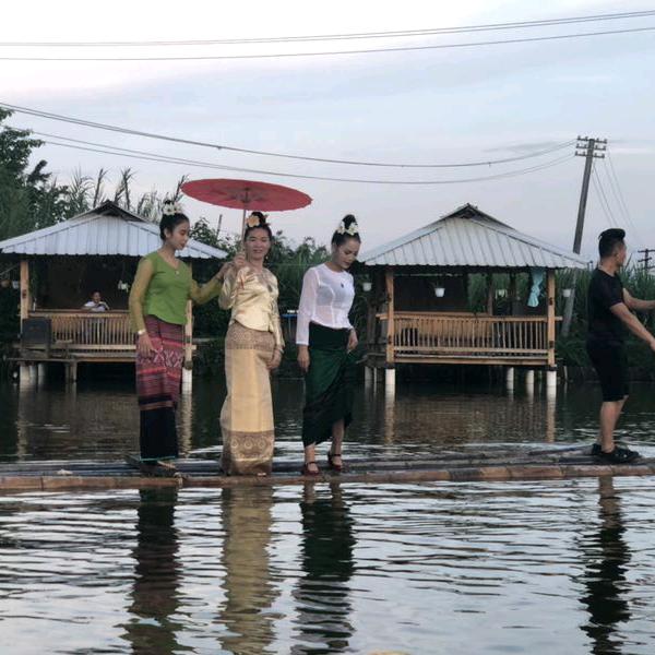 玉儿勐海曼派 弄峦窝餐吧