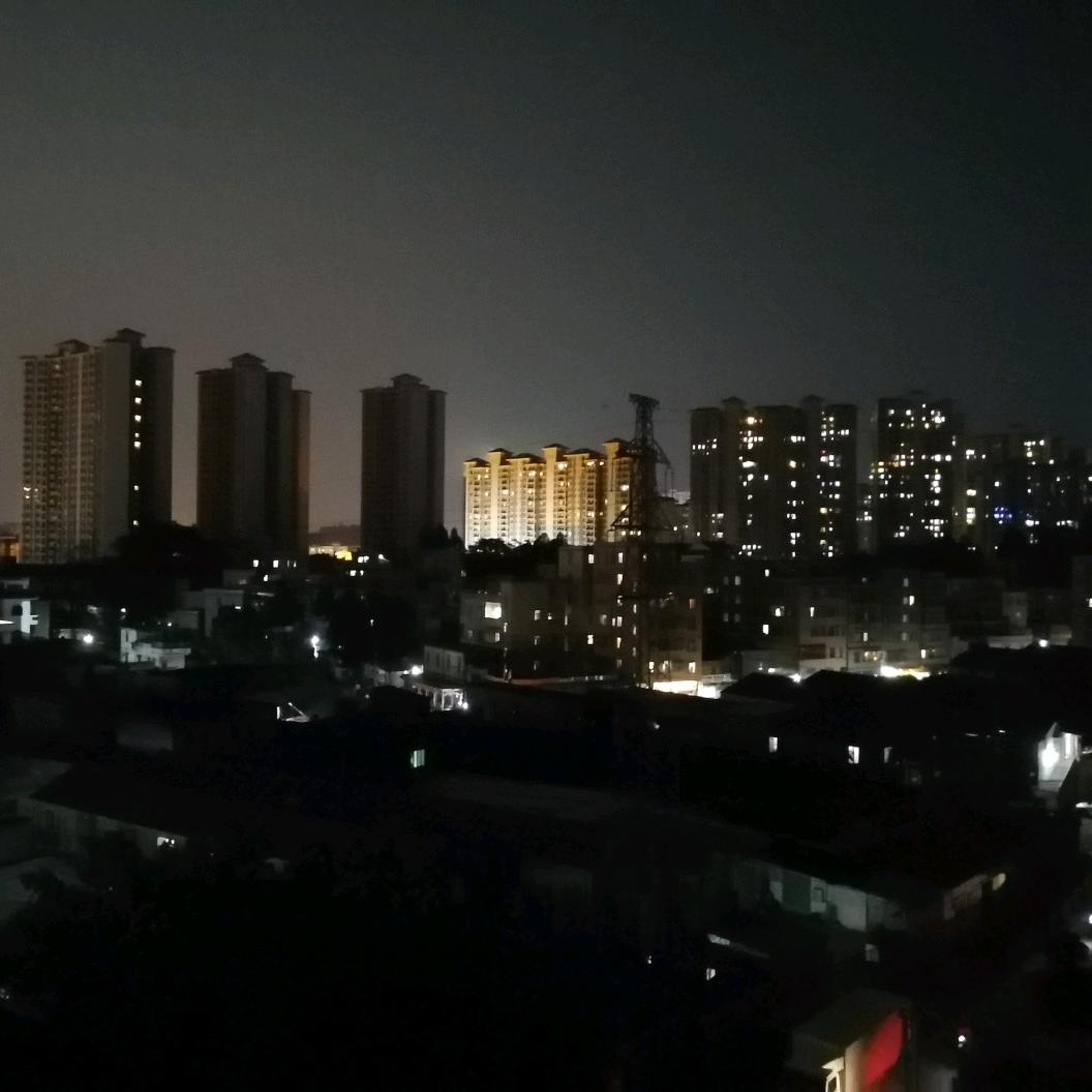 小小亮