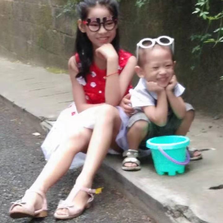 李小琴
