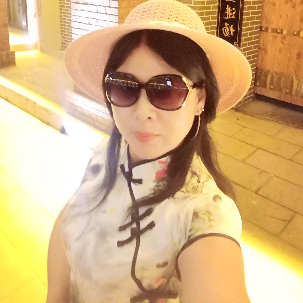 快乐每一天，年轻奶奶，袜子内裤大全万雅国