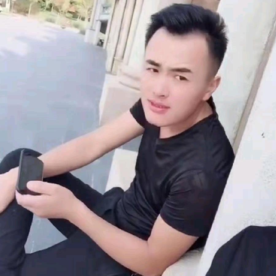 阿迪Tsk