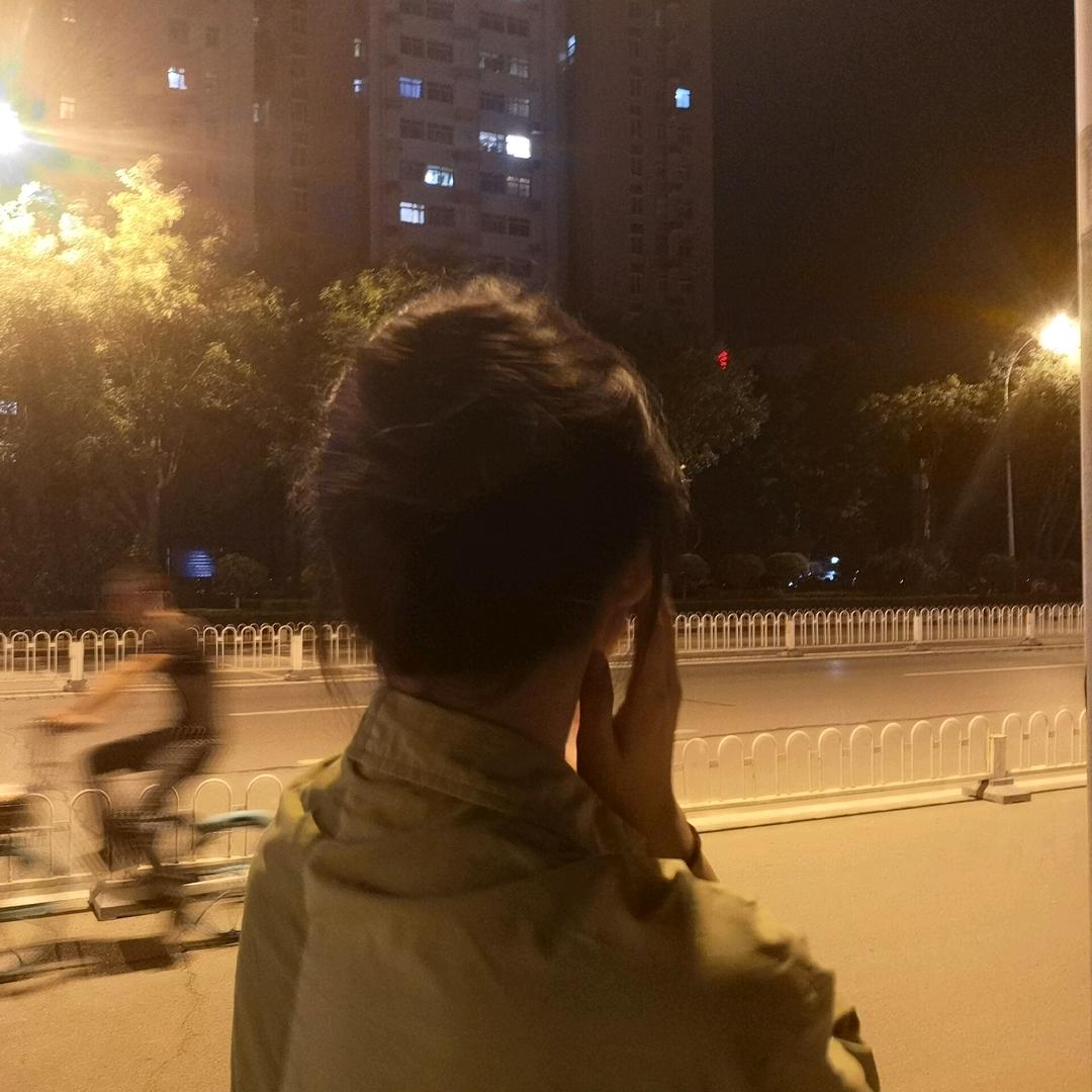 小尹.