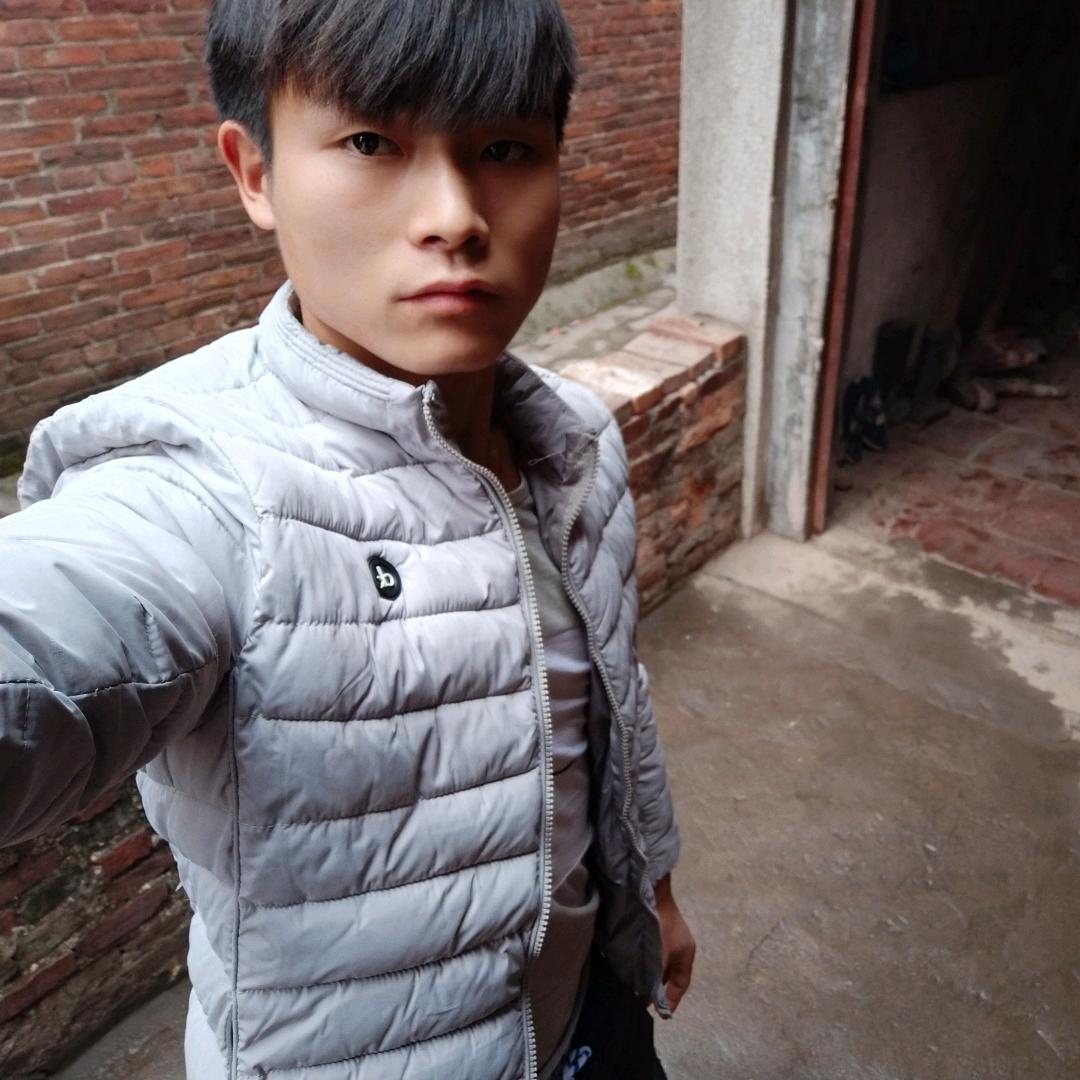 干工地的小孩 小吕