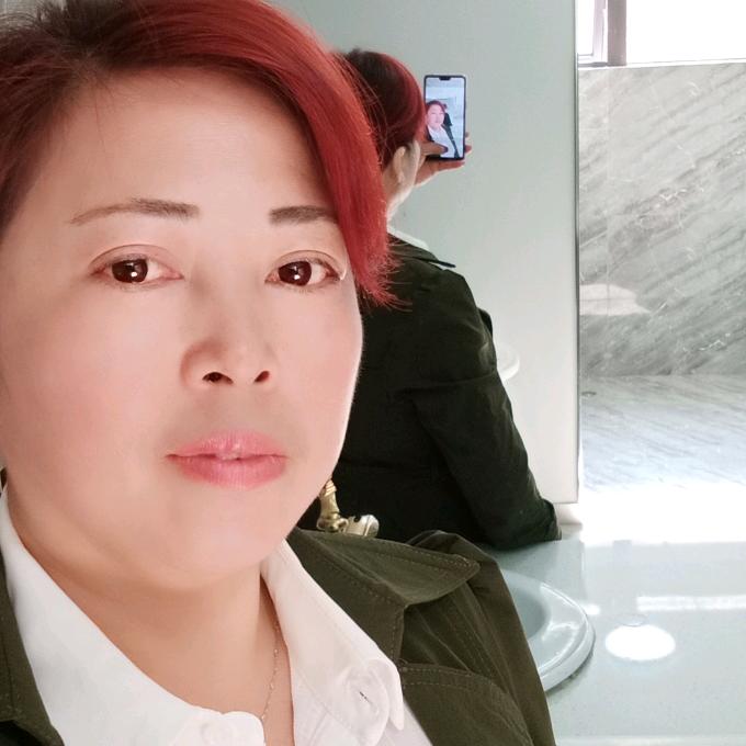 伤心的小龙妹