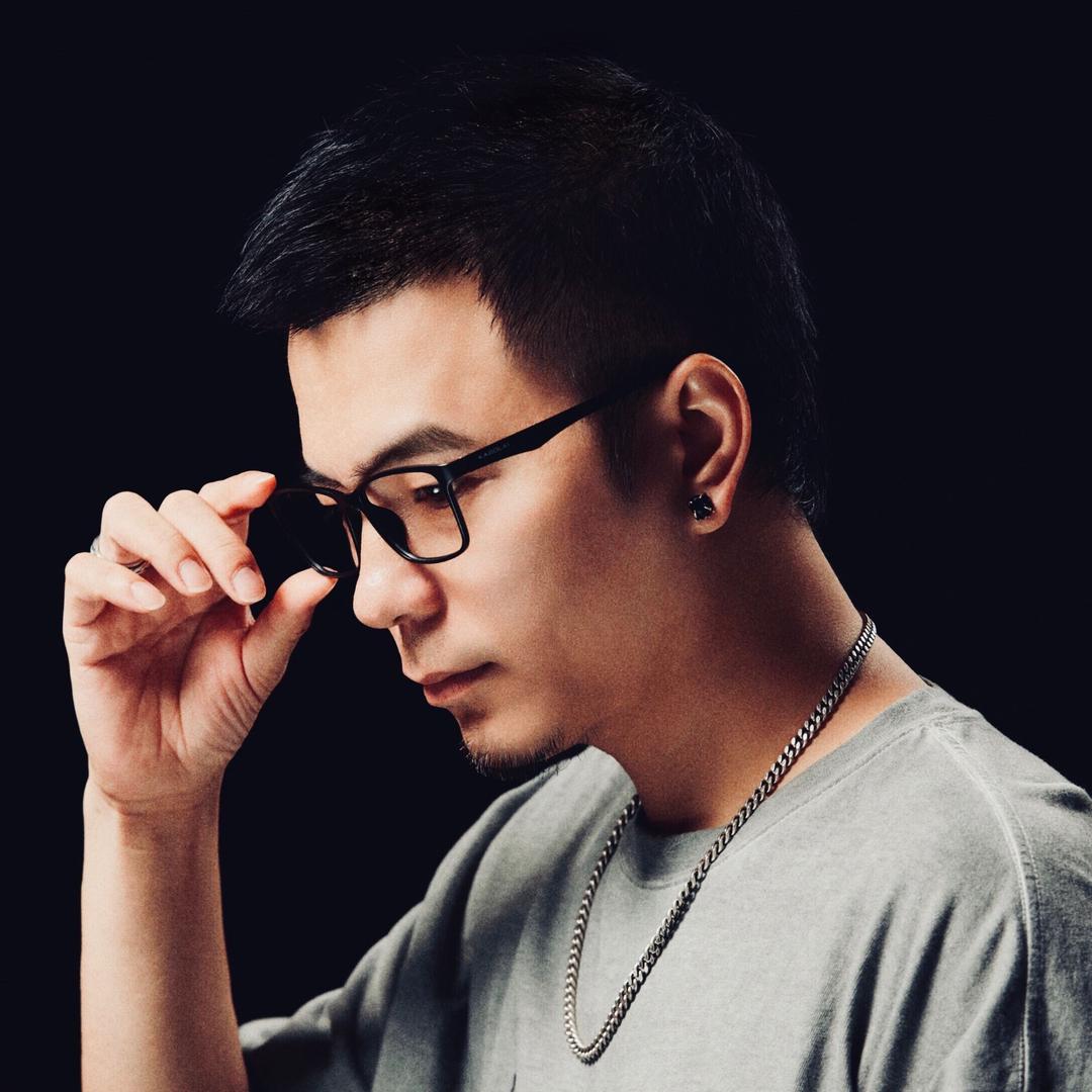 喜欢烫发的—俊森Junsen