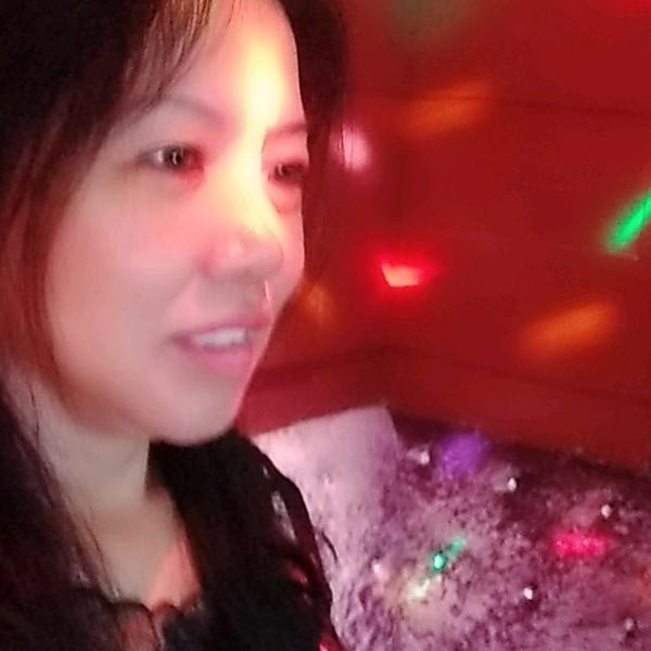 怡养保健馆，周大姐。