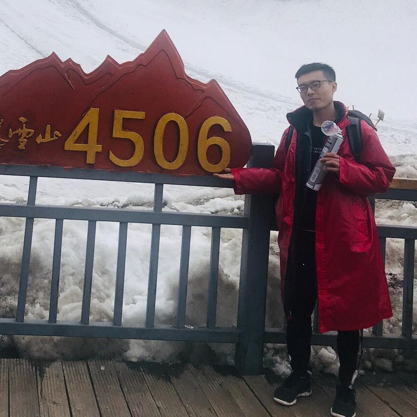 抬头是海