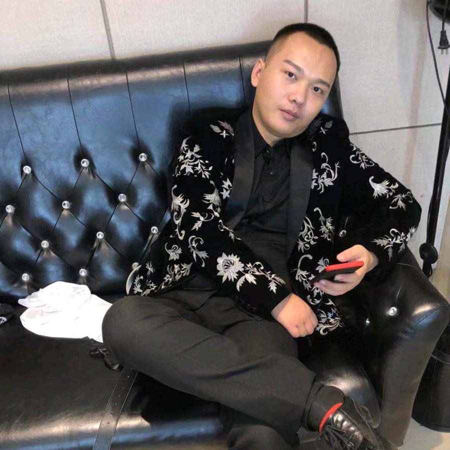 董先生😘