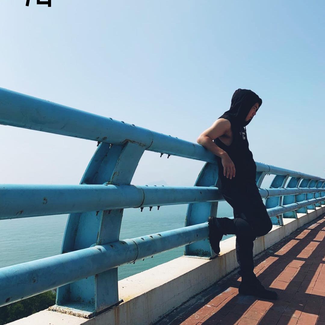 清风两三缕