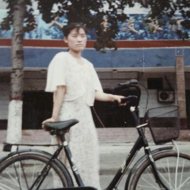三岁的小妮