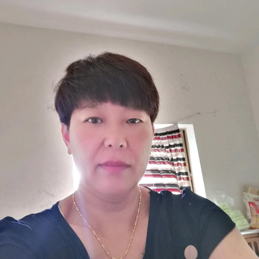 草沟胖衣秀女装