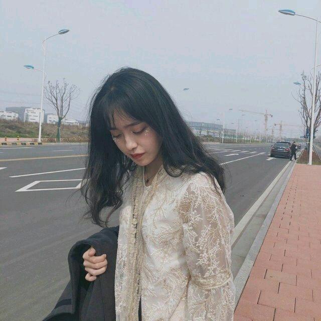 英子.